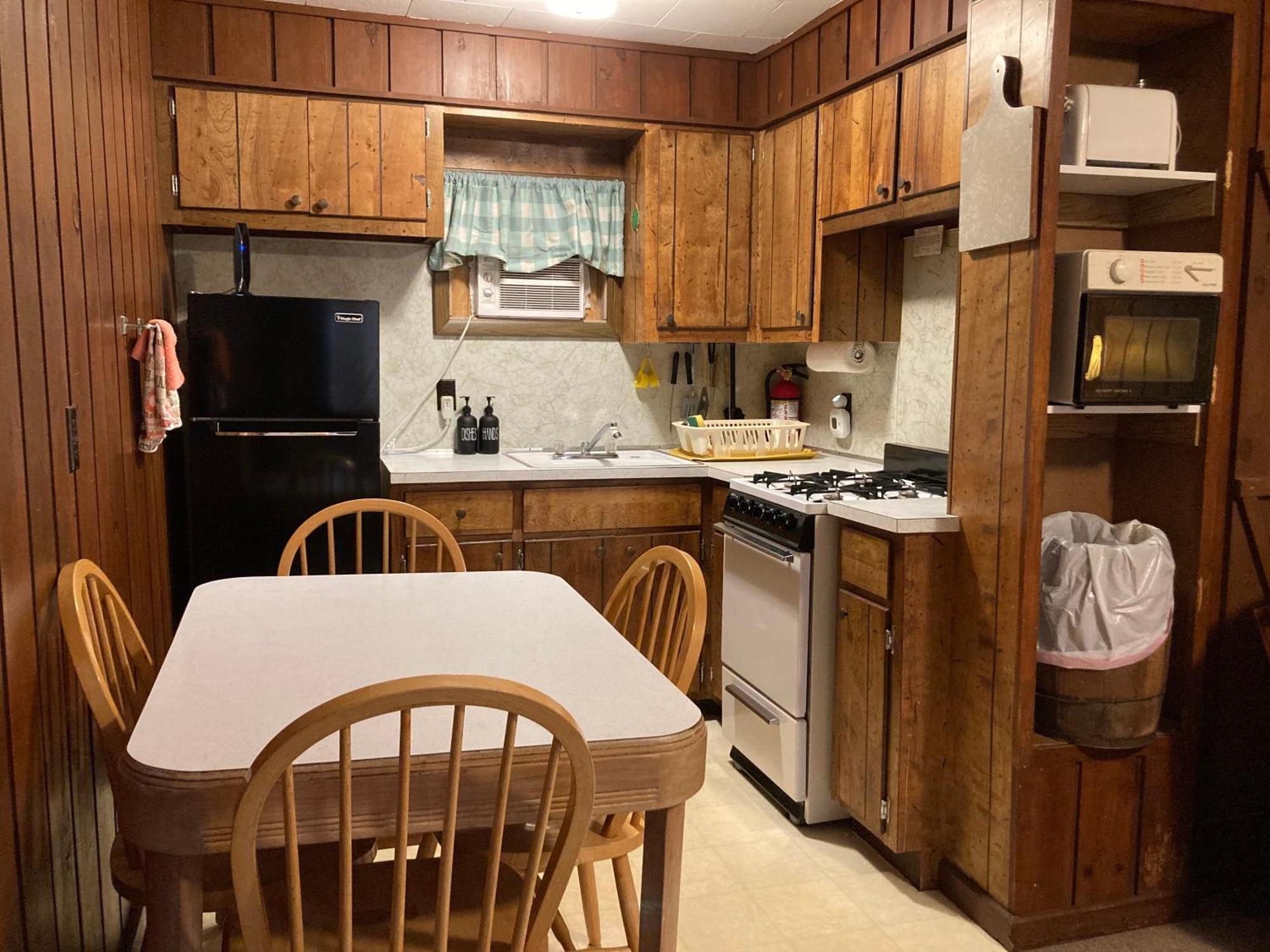 Musky Joe'S Twin Pines Resort New Post Exterior foto