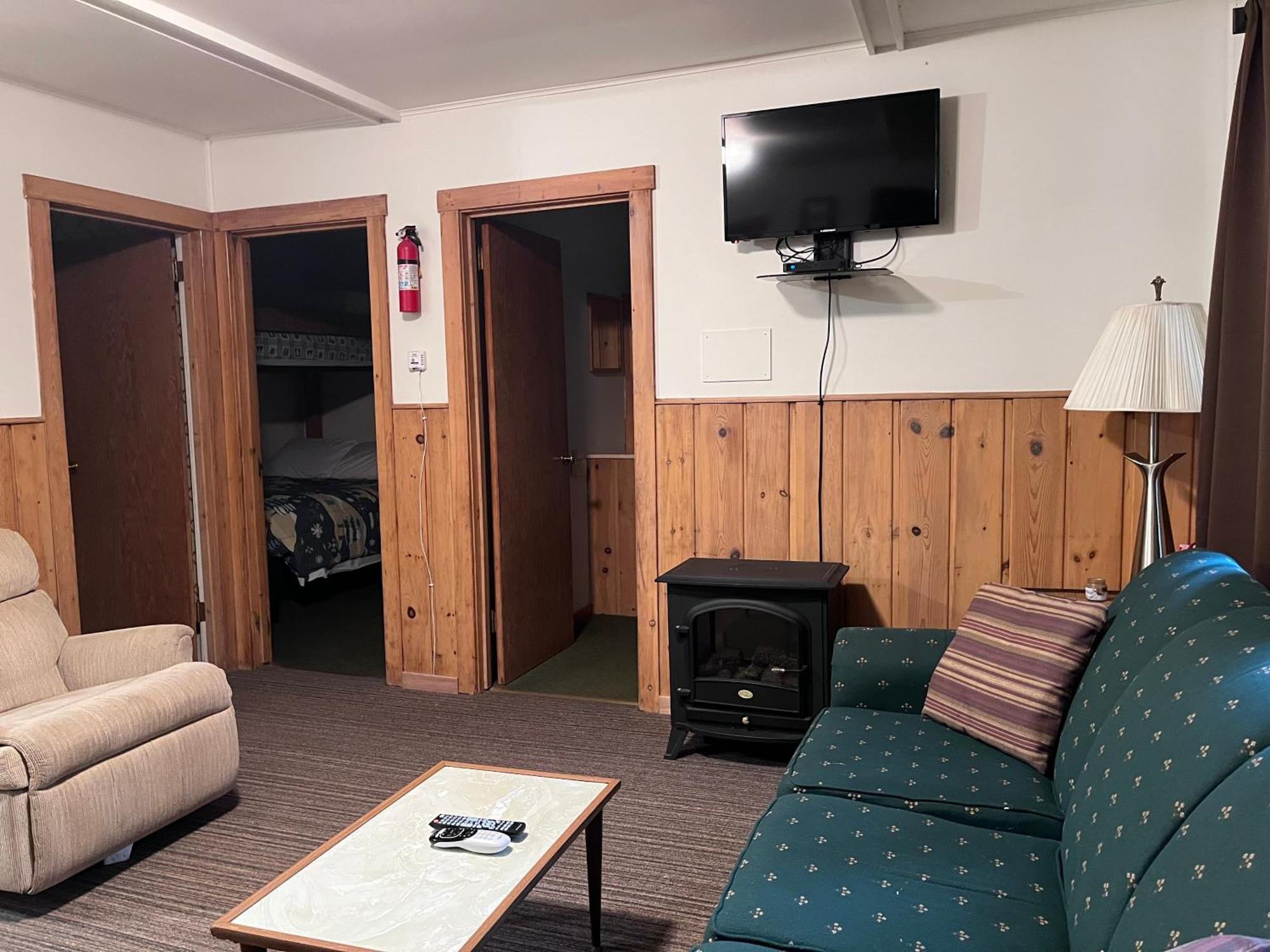 Musky Joe'S Twin Pines Resort New Post Exterior foto